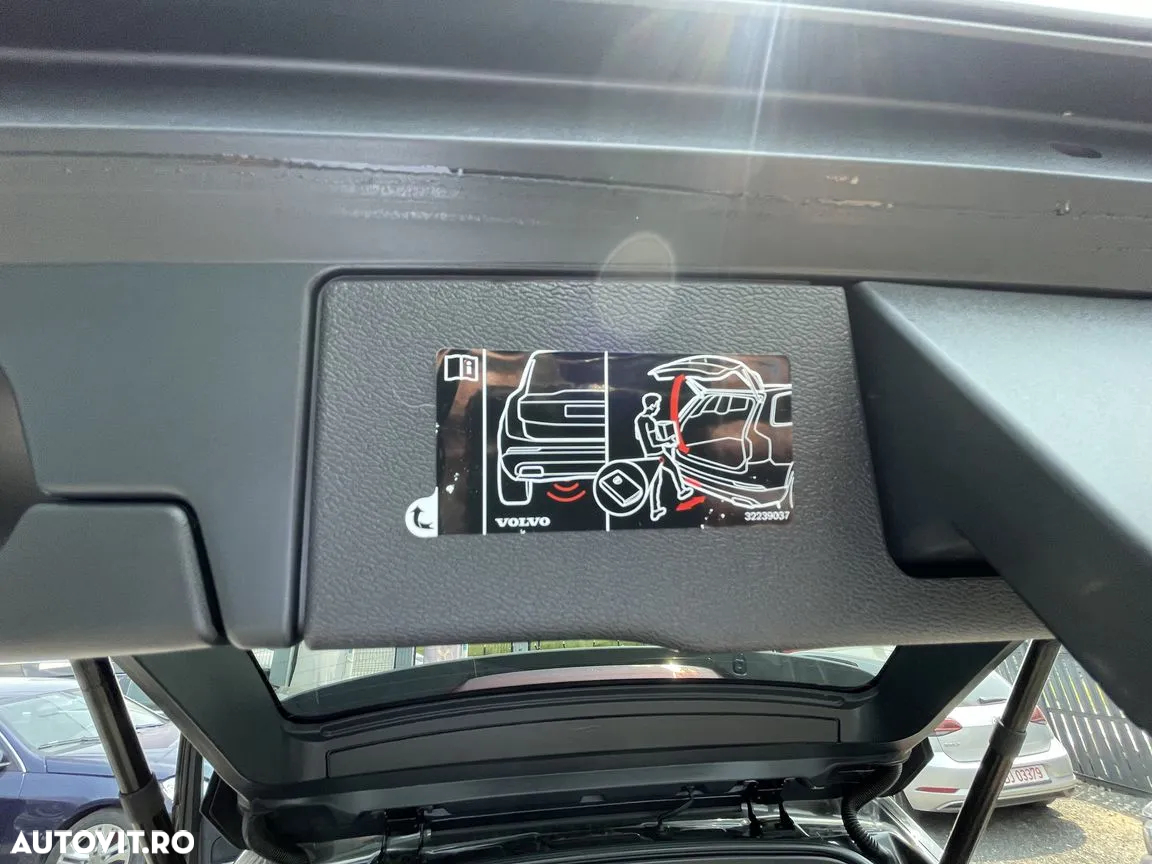 Volvo XC 60 T6 AWD Recharge Geartronic Inscription Expression - 28
