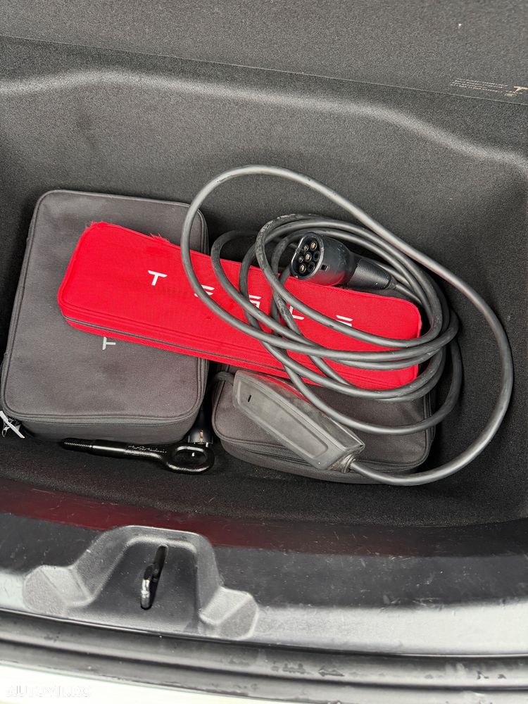 Tesla Model 3 Langstreckenbatterie Allradantrieb Dual Motor - 16