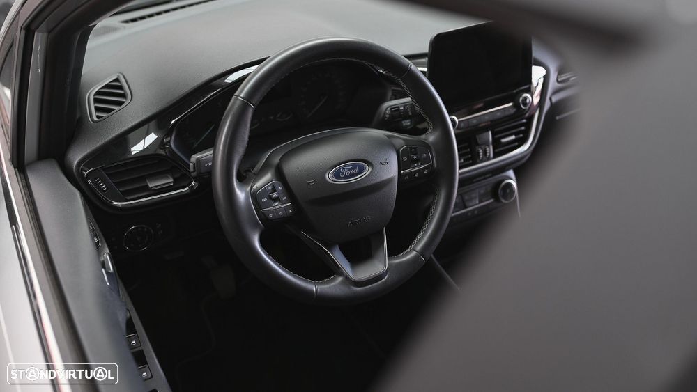 Ford Fiesta 1.1 S&S TITANIUM - 43