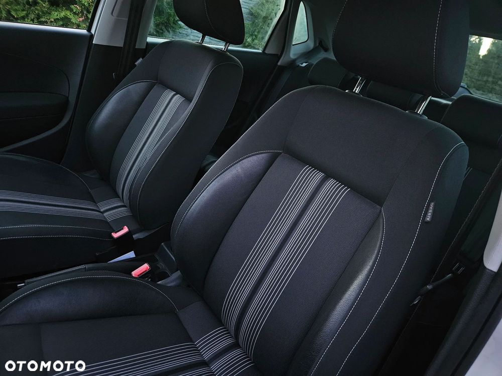 Volkswagen Polo 1.2 TSI MATCH - 25