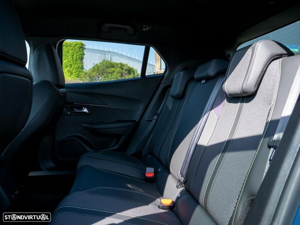Peugeot e-2008 54 kWh GT - 25