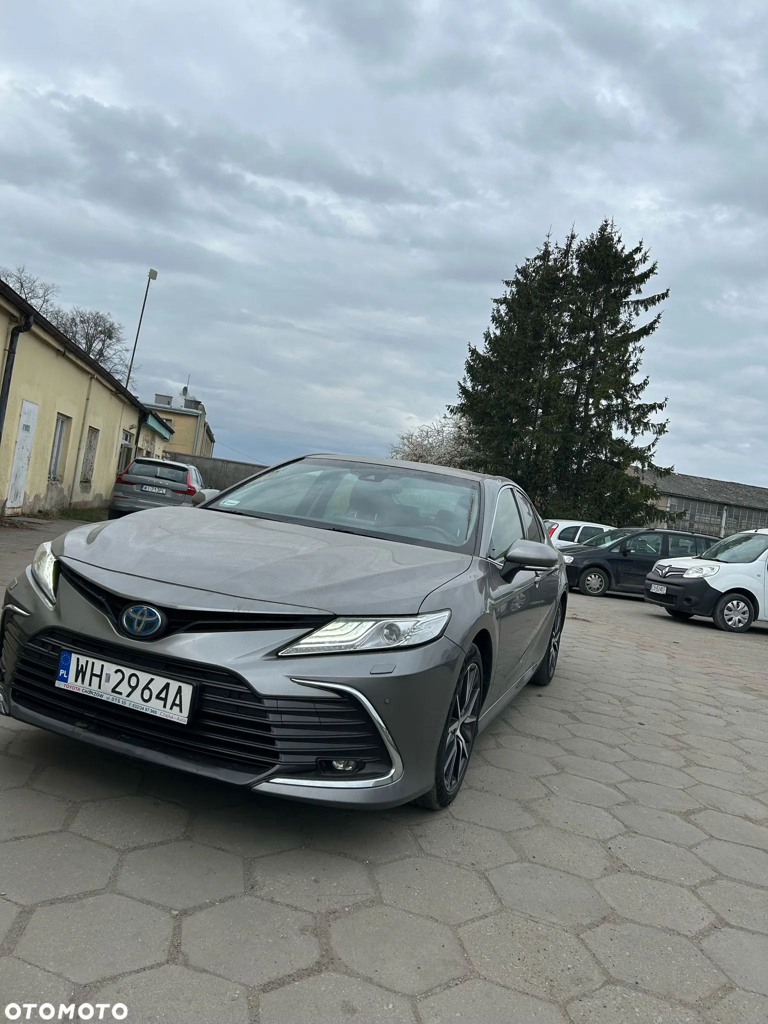 Toyota Camry - 3