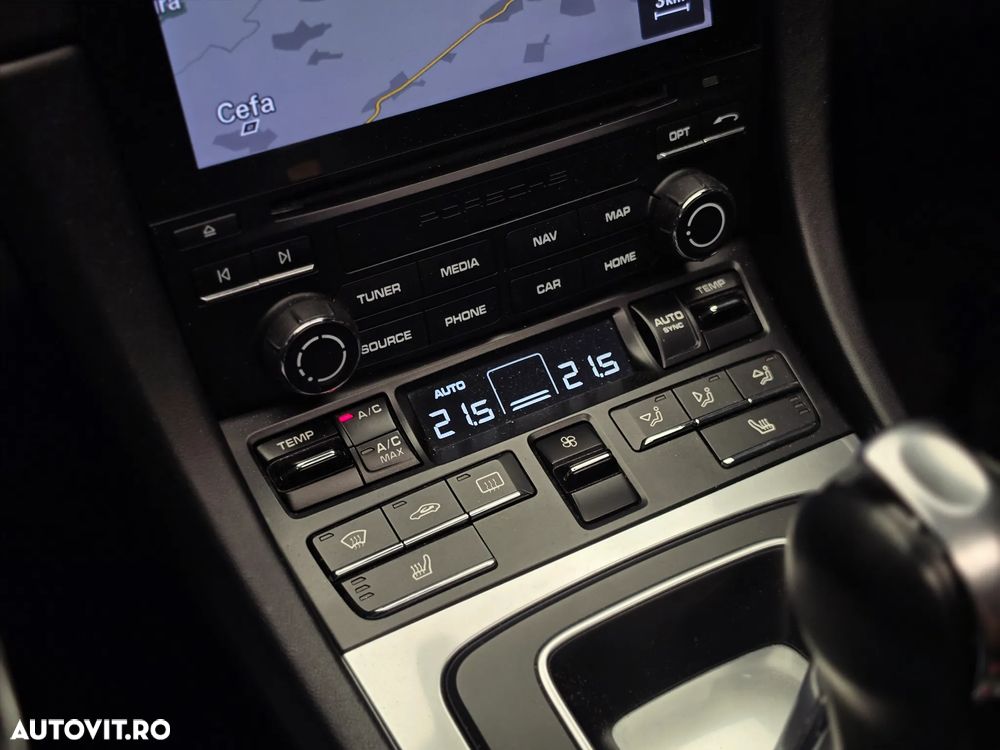 Porsche 911 Carrera 4 PDK - 27