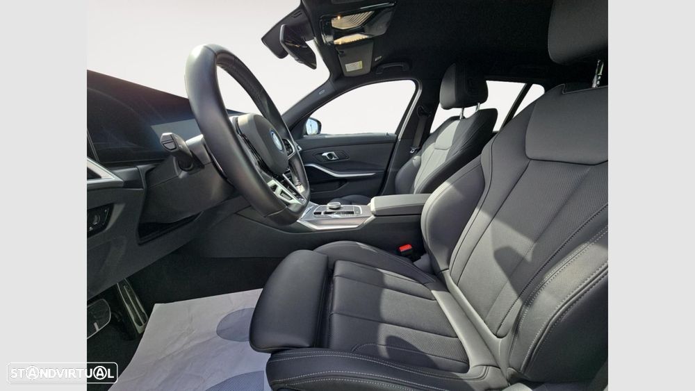 BMW 330 e Pack Desportivo M Auto - 10