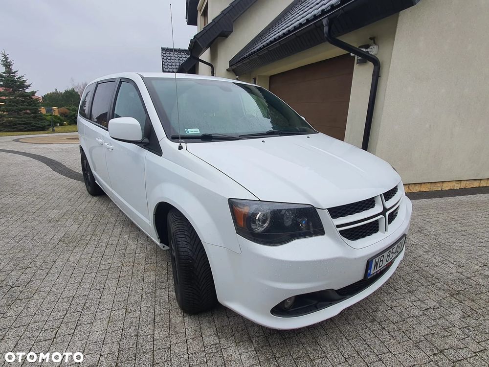Dodge Grand Caravan - 2