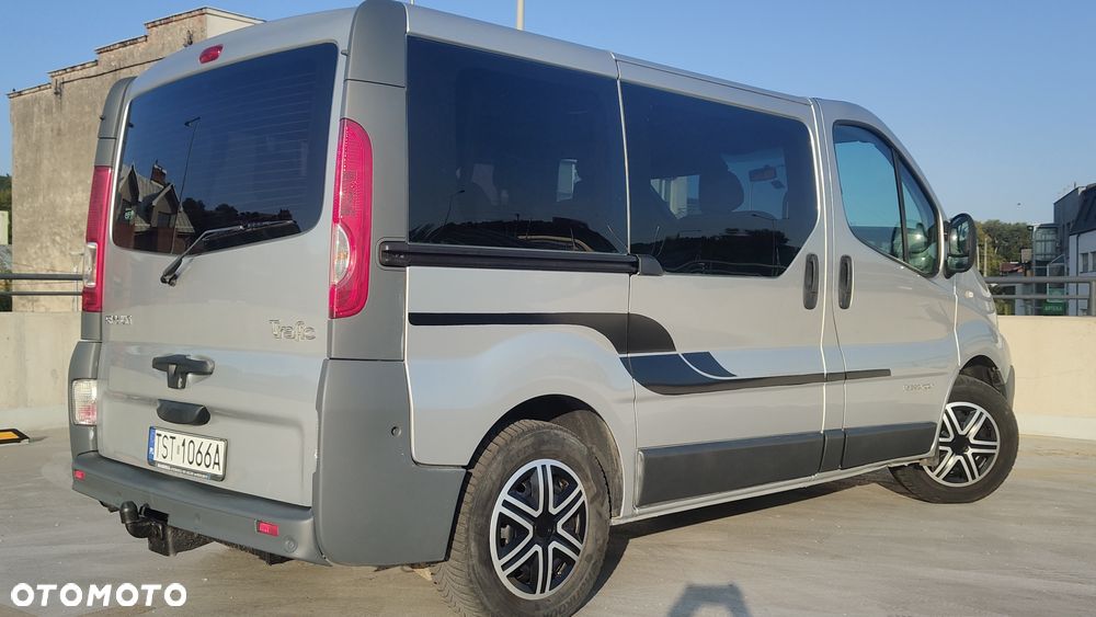 Renault Trafic 2.5 dCi 150 FAP Passenger L1H1 Quickshift Privilège - 17