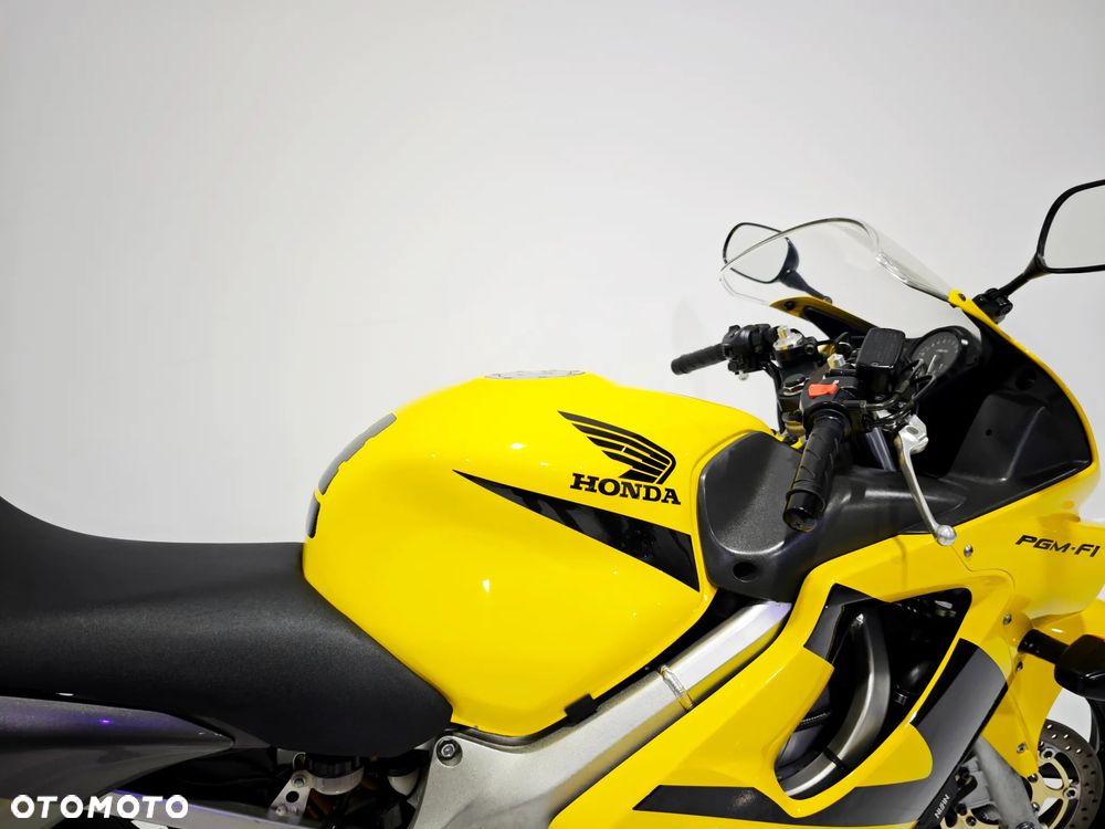 Honda CBR - 9