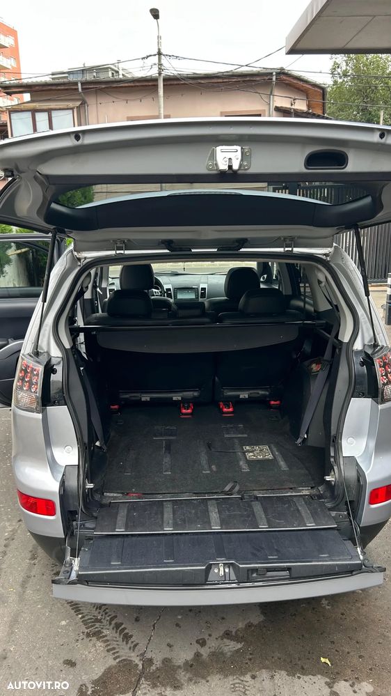 Mitsubishi Outlander 2.2 DI-D Intense + - 9