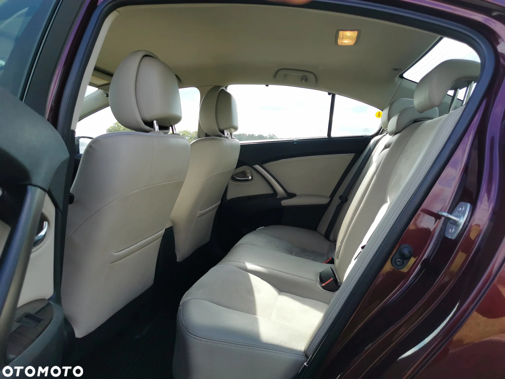 Toyota Avensis 2.0 Premium - 13