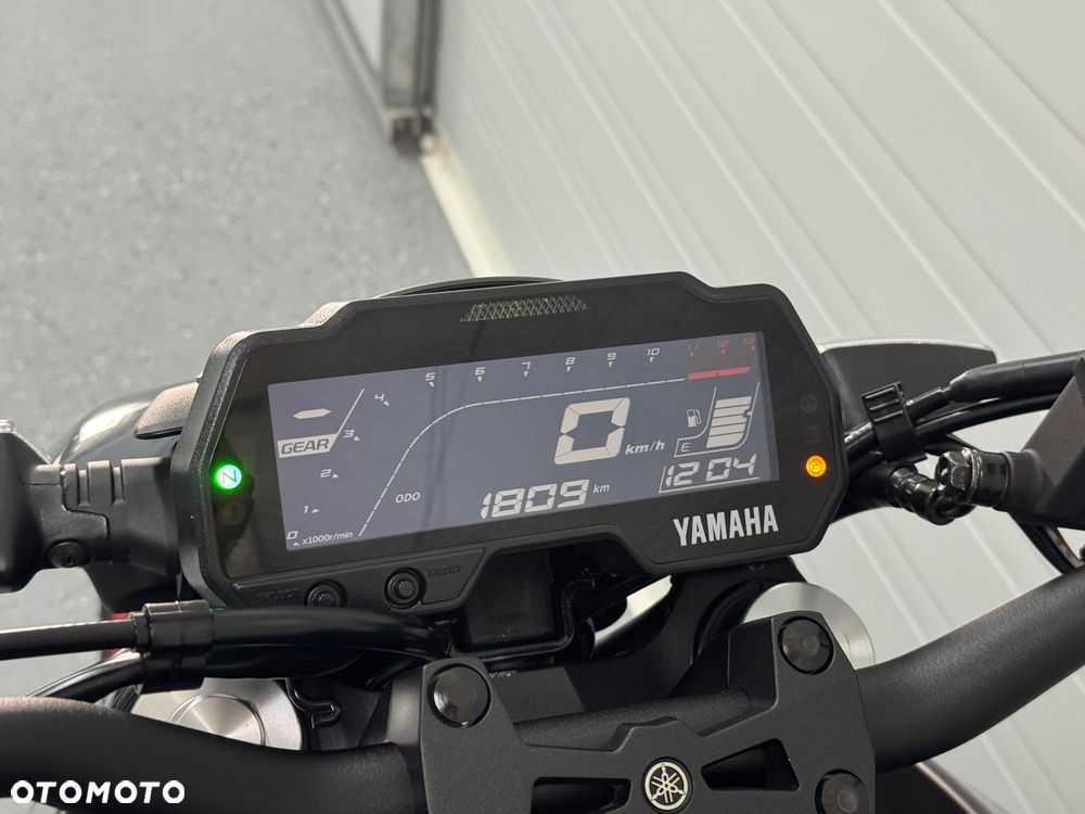 Yamaha MT - 28