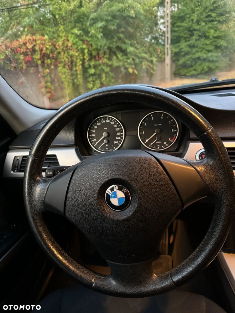 BMW Seria 3 - 12