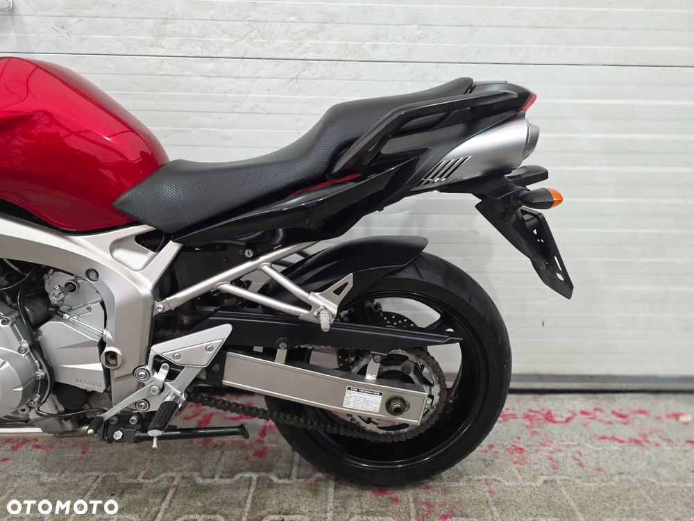 Yamaha FZ - 11