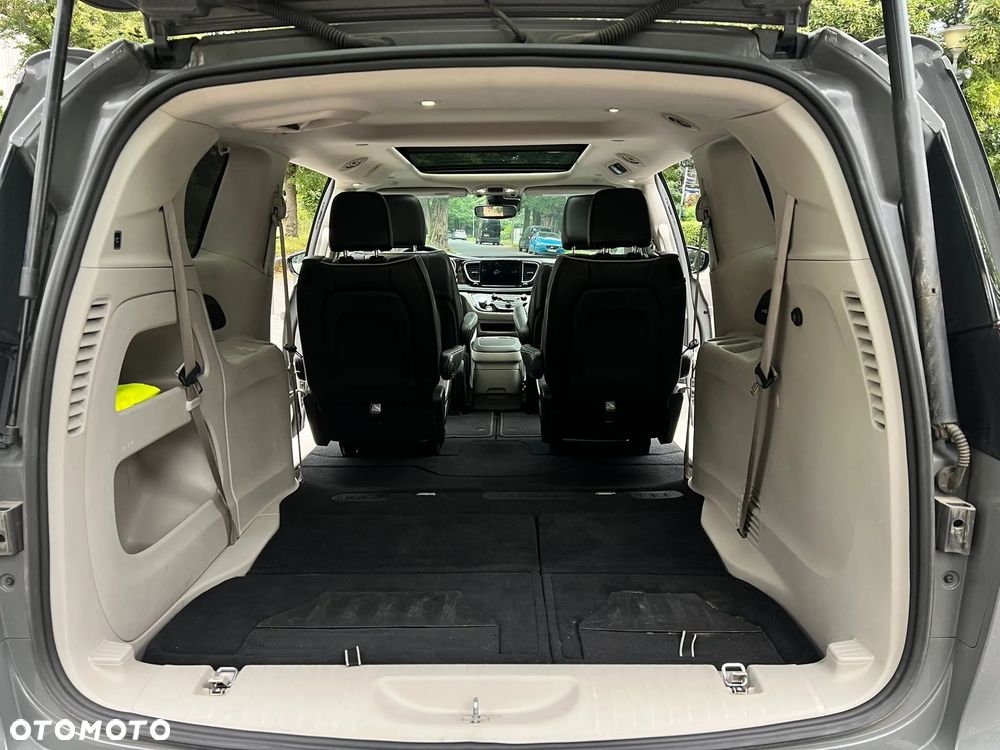 Chrysler Pacifica - 19