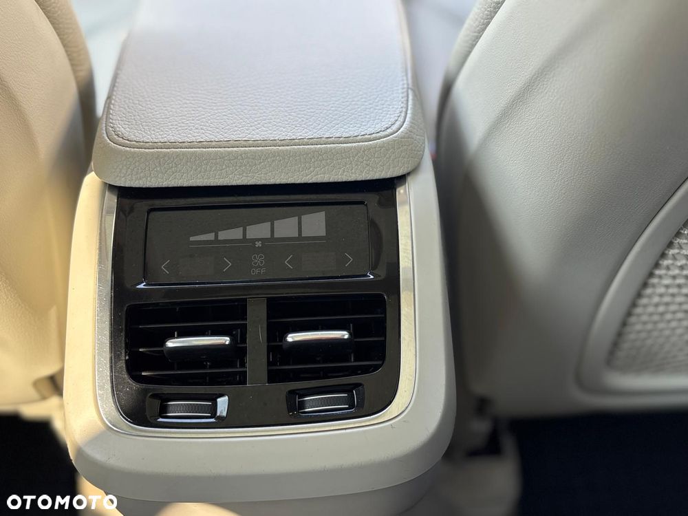Volvo XC 90 T6 AWD Momentum 7os - 21