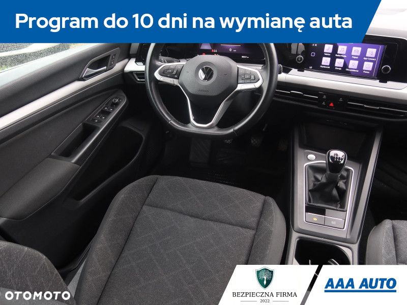 Volkswagen Golf - 8