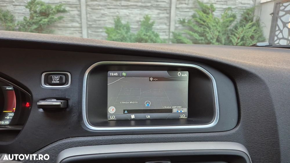 Volvo V40 D2 R Design - 26