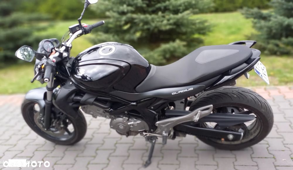 Suzuki Gladius - 6