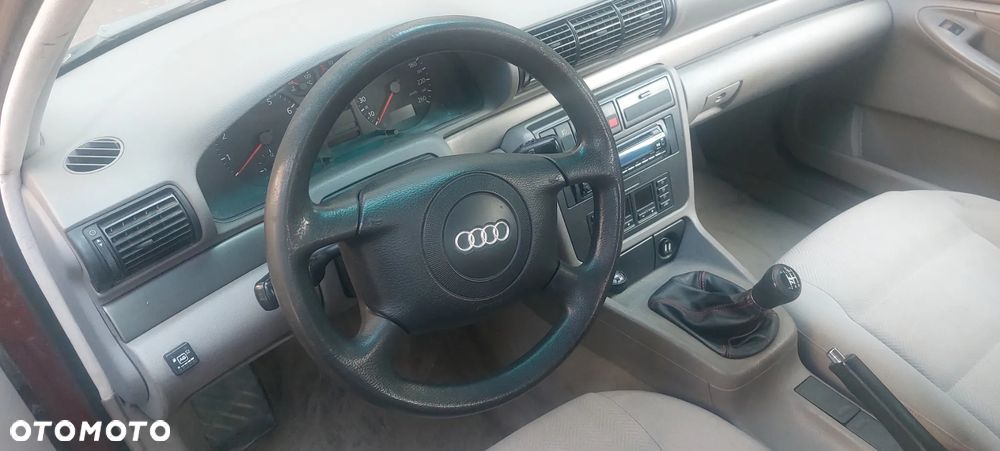 Audi A4 Avant 1.8 - 10