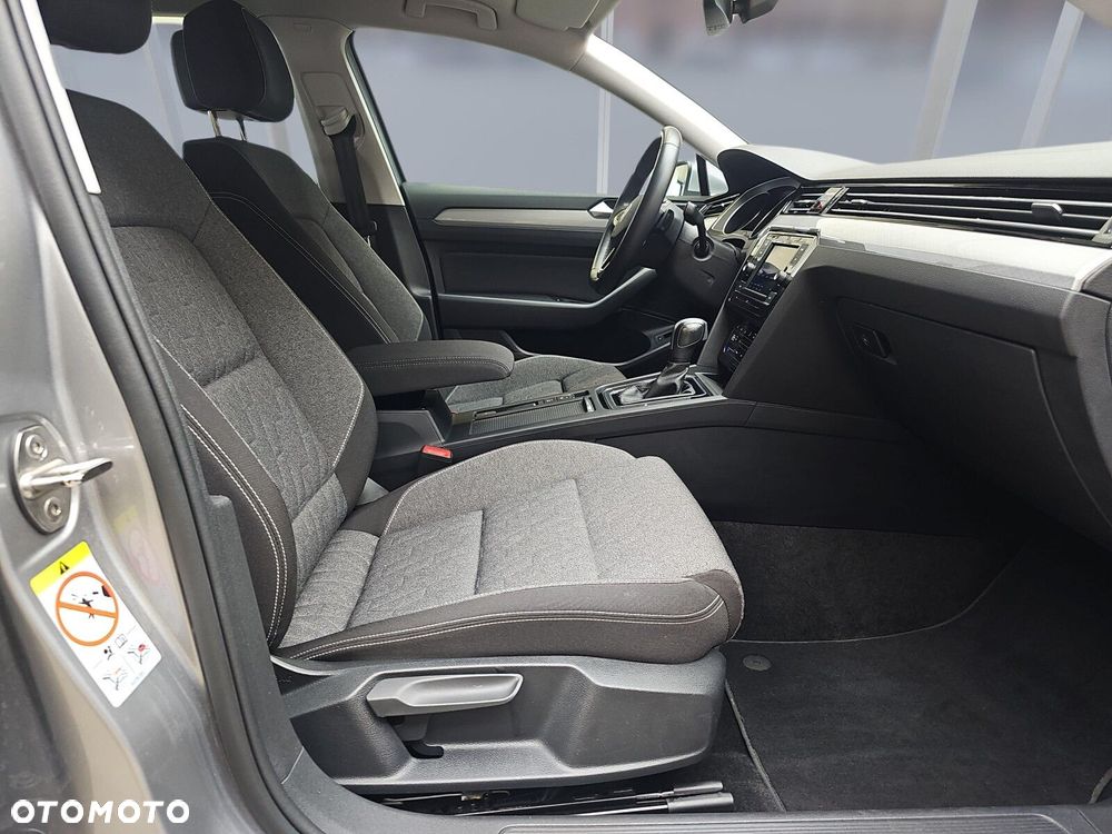 Volkswagen Passat Variant 2.0 TDI EVO Business DSG - 11