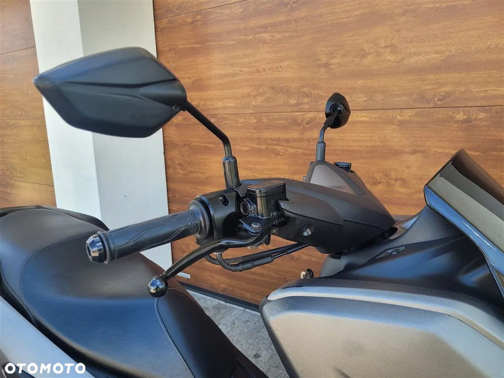 Yamaha NMAX - 2