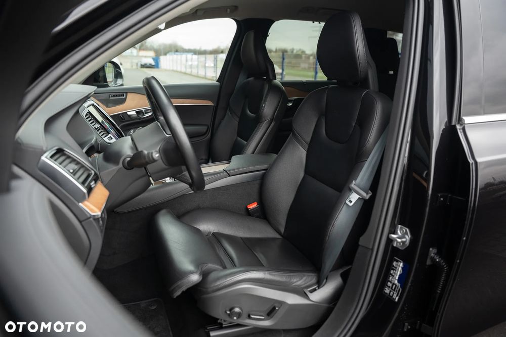 Volvo XC 90 D5 AWD Inscription 7os - 24