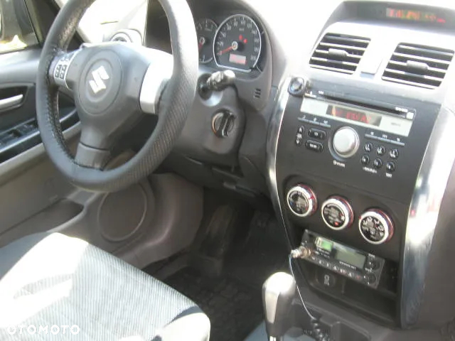 Suzuki SX4 1.6 GS / Premium - 11
