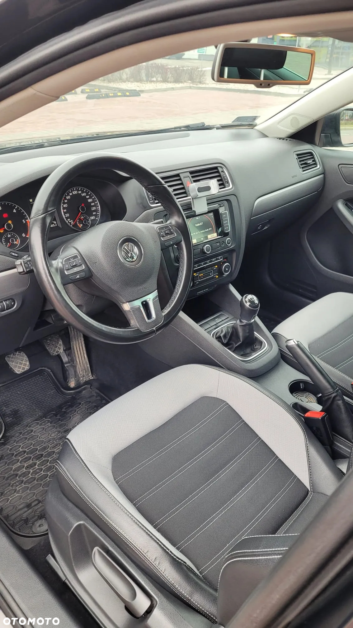 Volkswagen Jetta 1.6 TDI Highline - 12