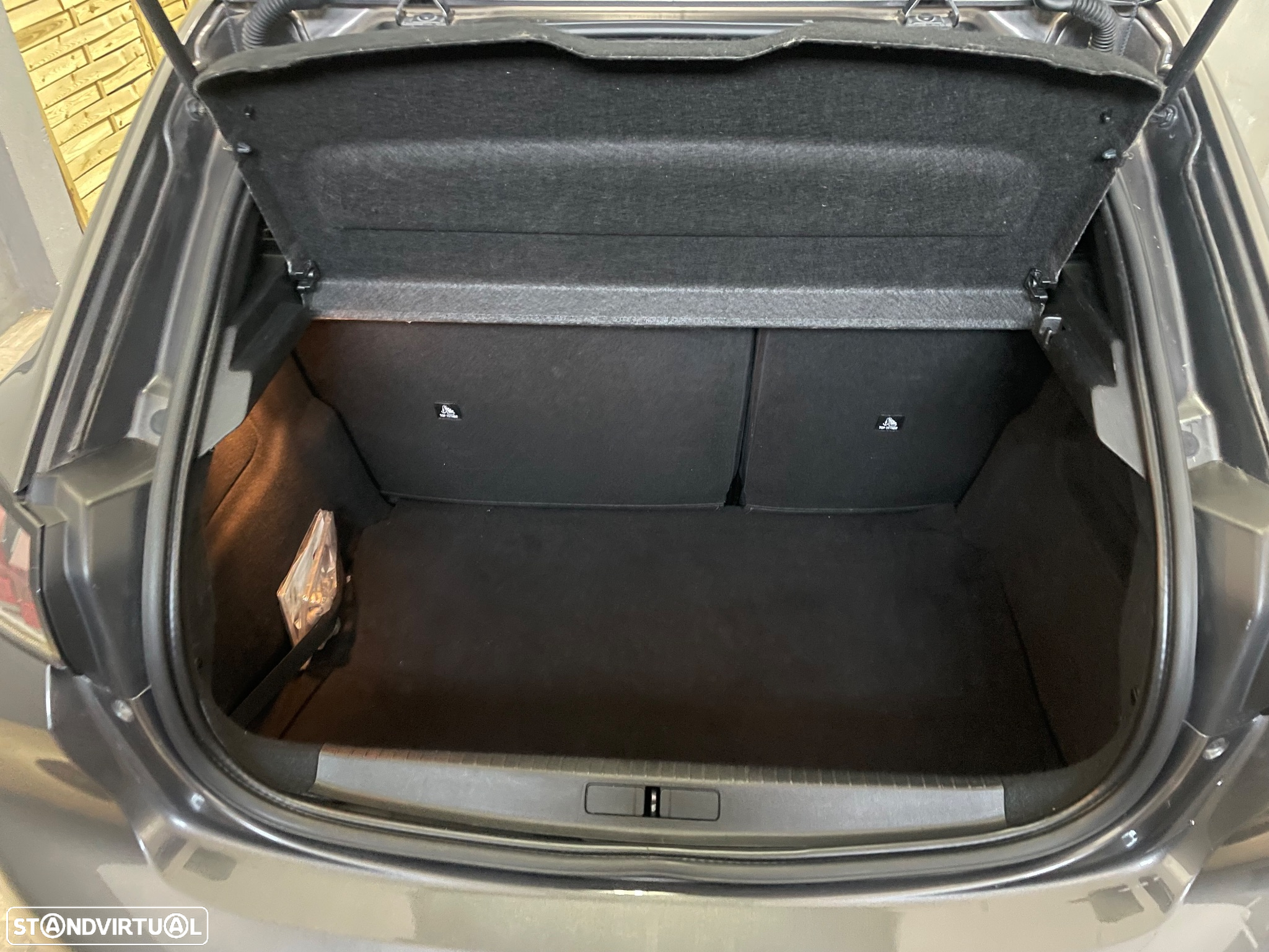 Peugeot 208 1.2 PureTech SE Style - 15