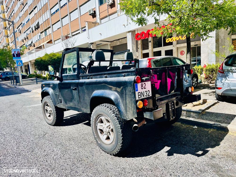 Land Rover Defender - 17