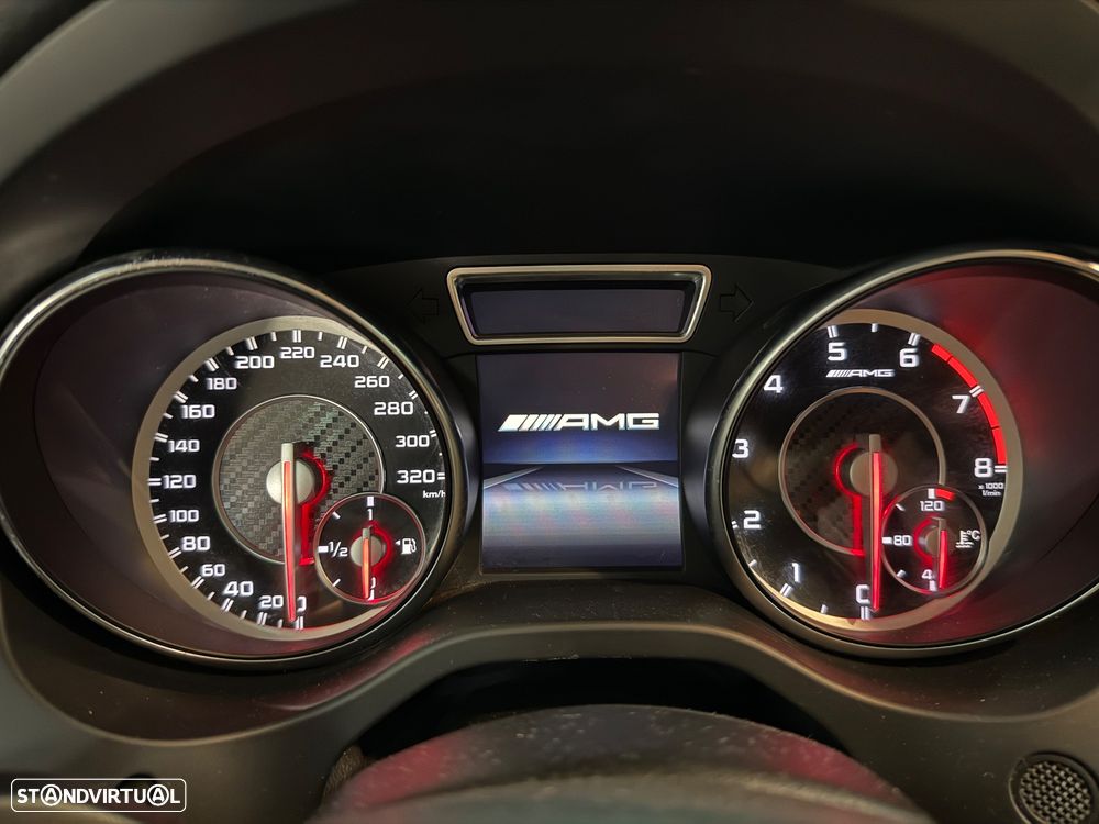 Mercedes-Benz CLA 45 AMG 4Matic 7G-DCT - 22