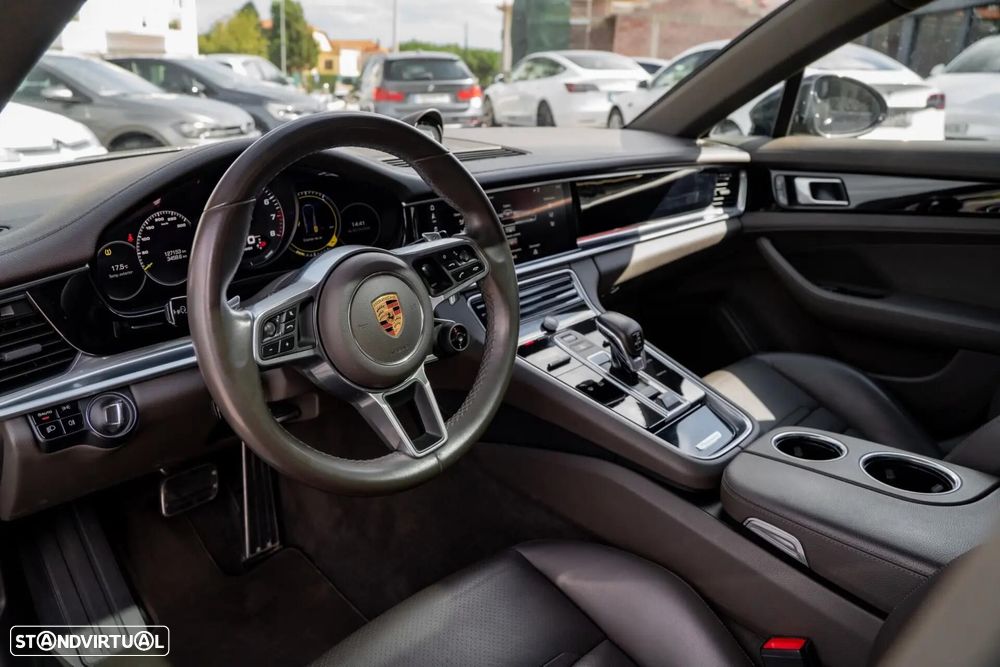 Porsche Panamera 4 E-Hybrid Platinum Edition - 9