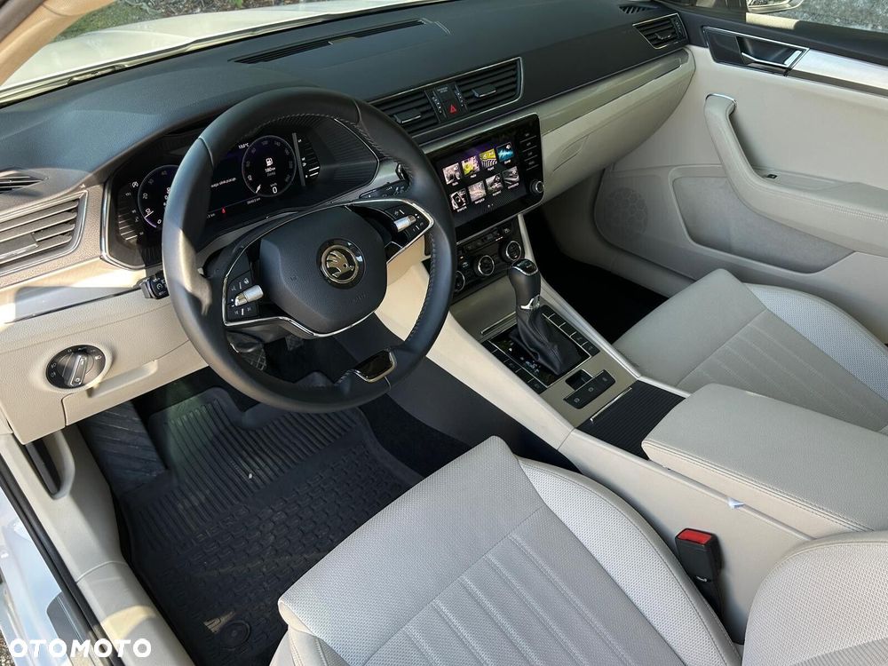 Skoda Superb 2.0 TDI SCR 4x4 Style DSG - 8