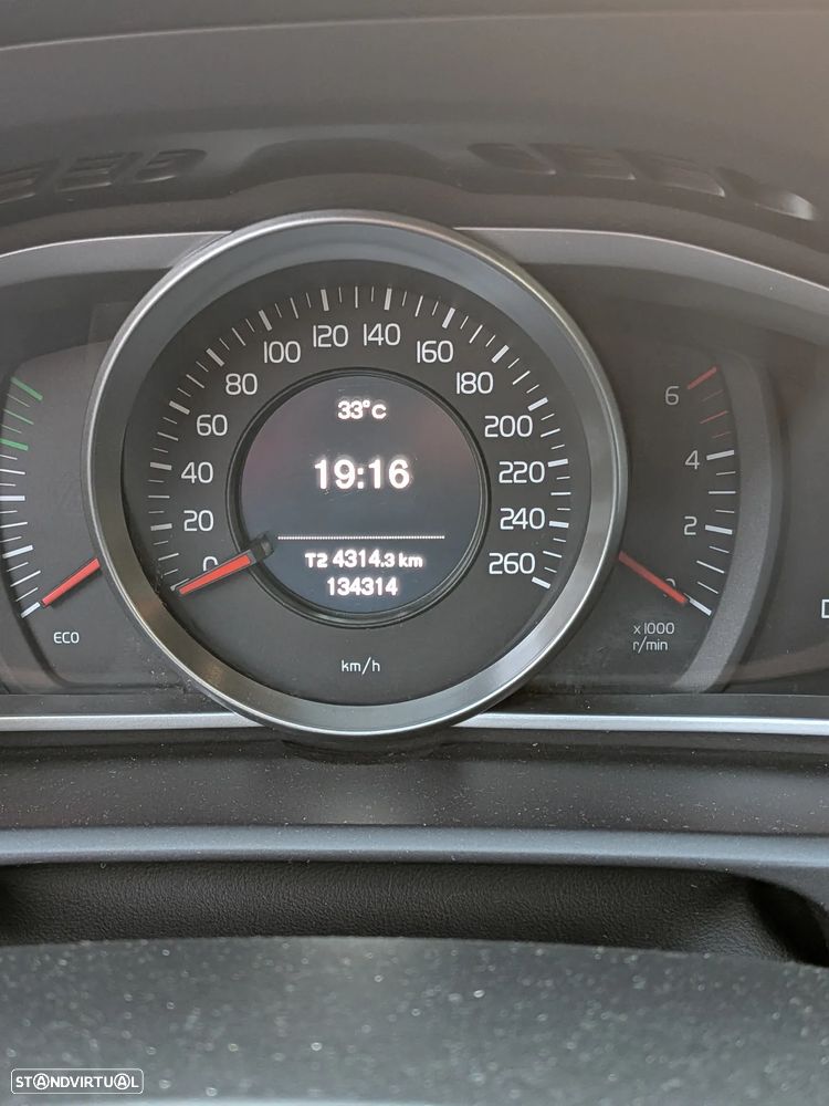 Volvo V40 2.0 D3 Kinetic Geartronic - 6