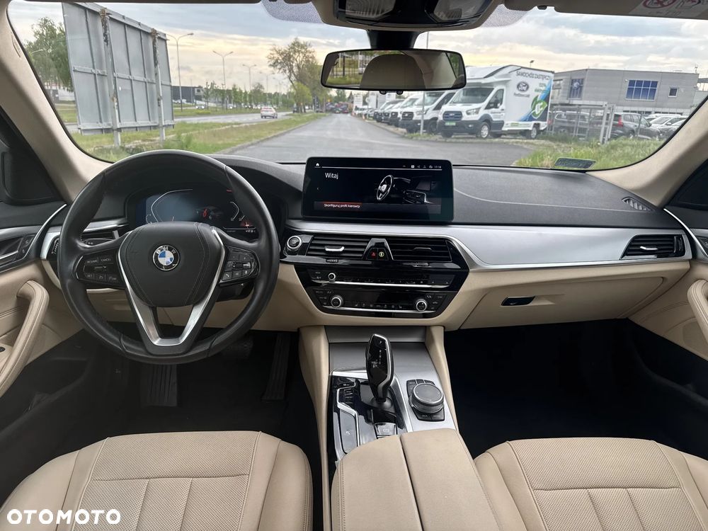 BMW Seria 5 520d Luxury Line - 11