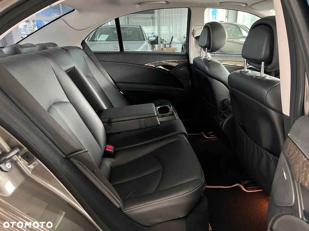 Mercedes-Benz Klasa E 320 CDI Avantgarde - 33