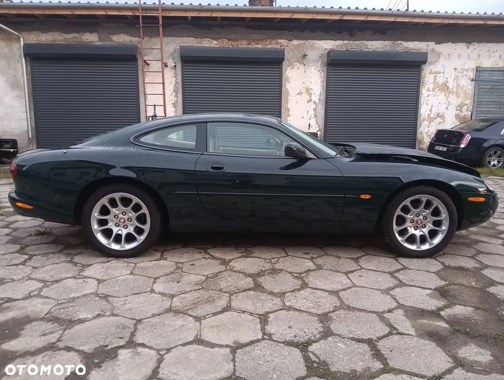 Jaguar XK XKR Coupe - 2