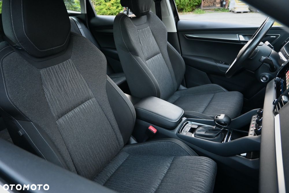 Skoda Karoq 1.5 TSI ACT DSG Ambition - 32