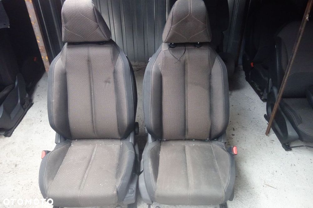 KOMPLET FOTELI CITROEN DS7 - 1