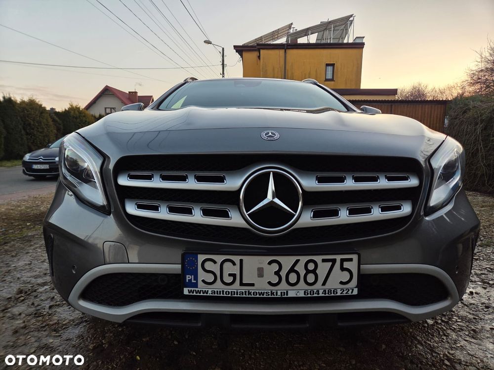 Mercedes-Benz GLA 180 - 6
