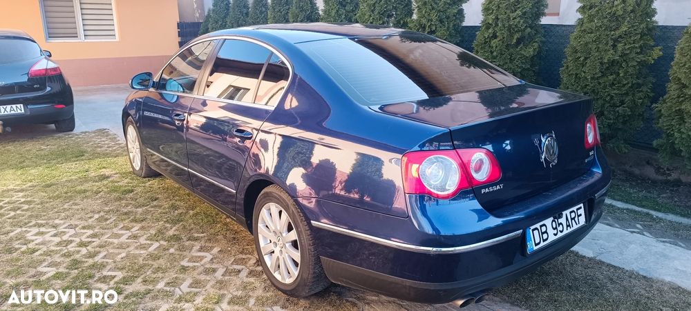 Volkswagen Passat 2.0TDI Comfortline DPF Bluemotion Technology - 2