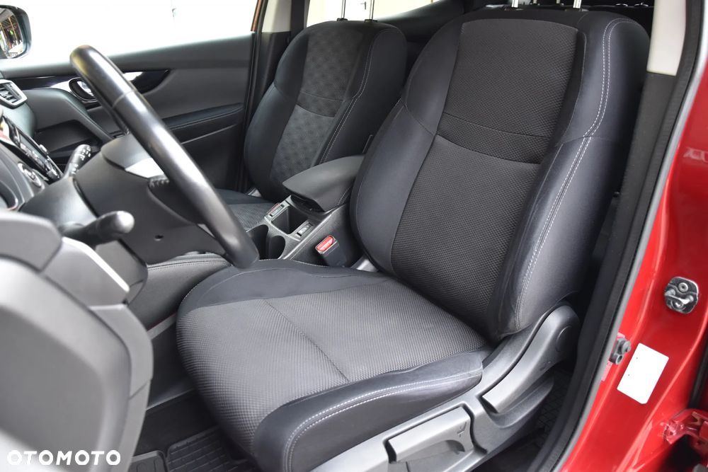 Nissan Qashqai 1.6 DIG-T N-Connecta - 20