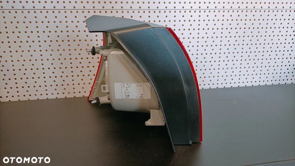 Lampa tylna prawa Volkswagen VW Golf 5 V HB '03-'09 - 4