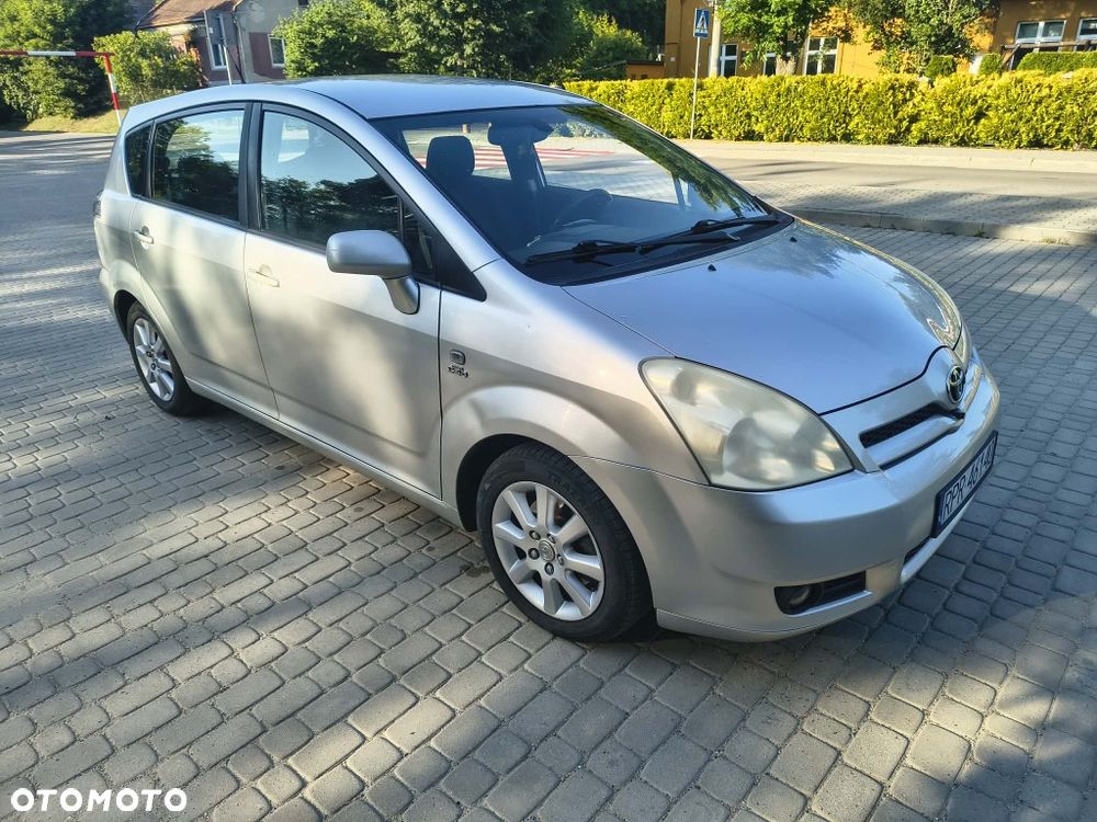 Toyota Corolla Verso - 4
