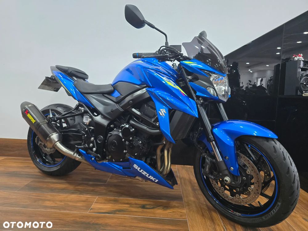 Suzuki GSX - 33