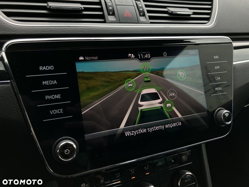 Skoda Superb 2.0 TDI SCR L&K DSG - 21