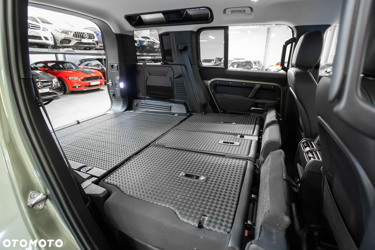 Land Rover Defender - 37