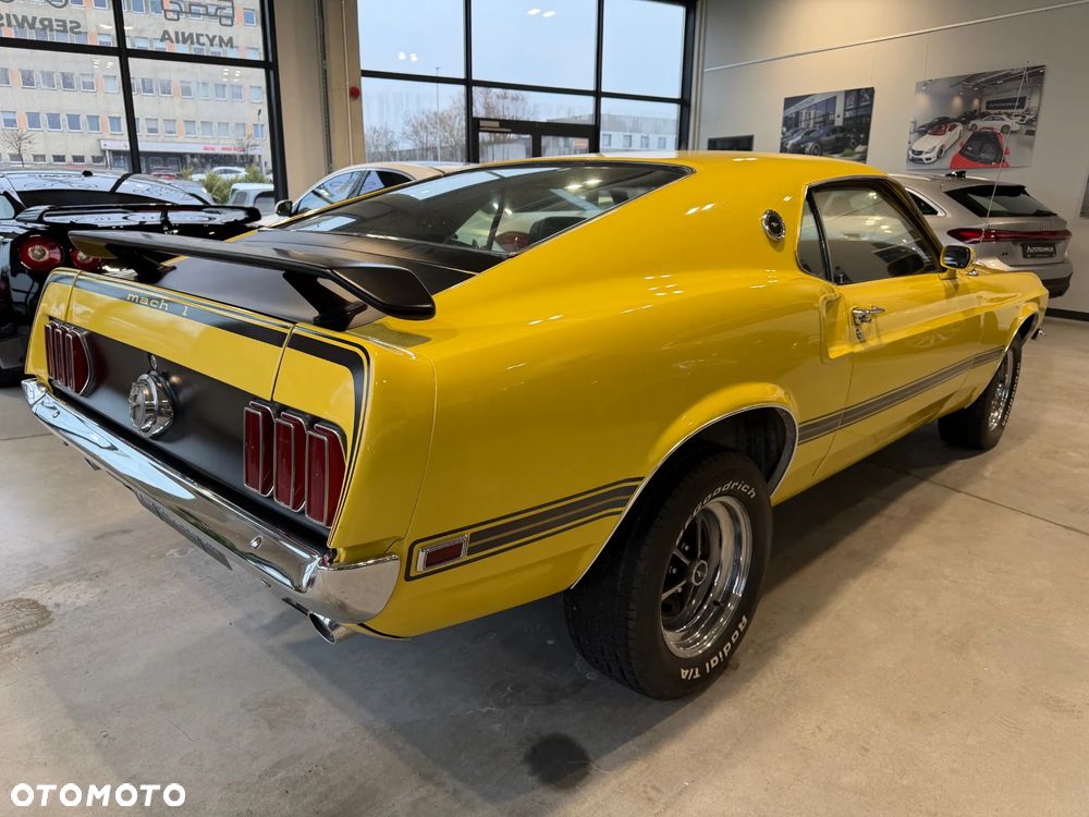 Ford Mustang - 5