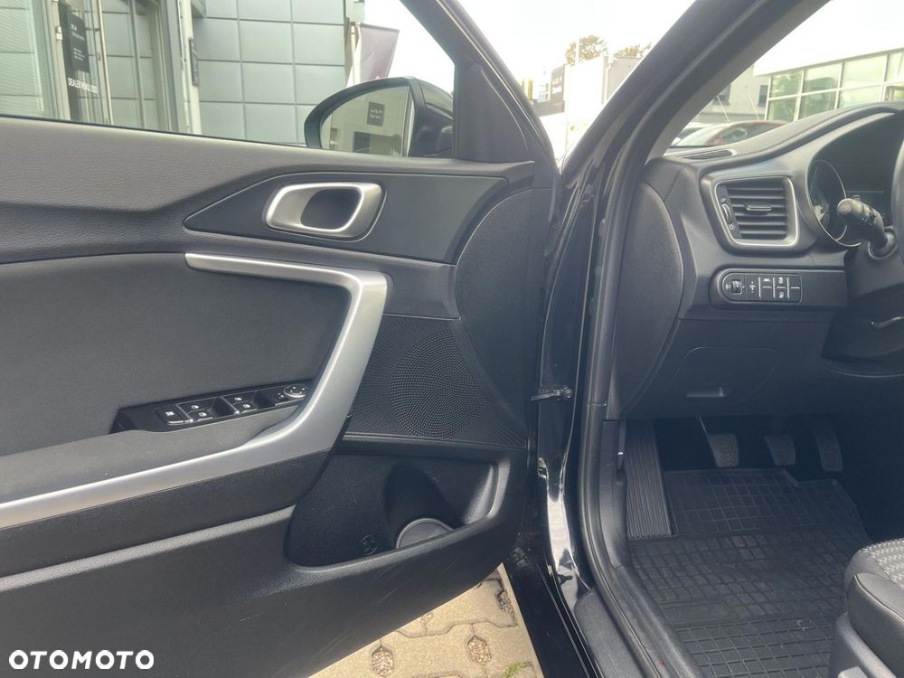 Kia Ceed 1.5 T-GDI M - 11