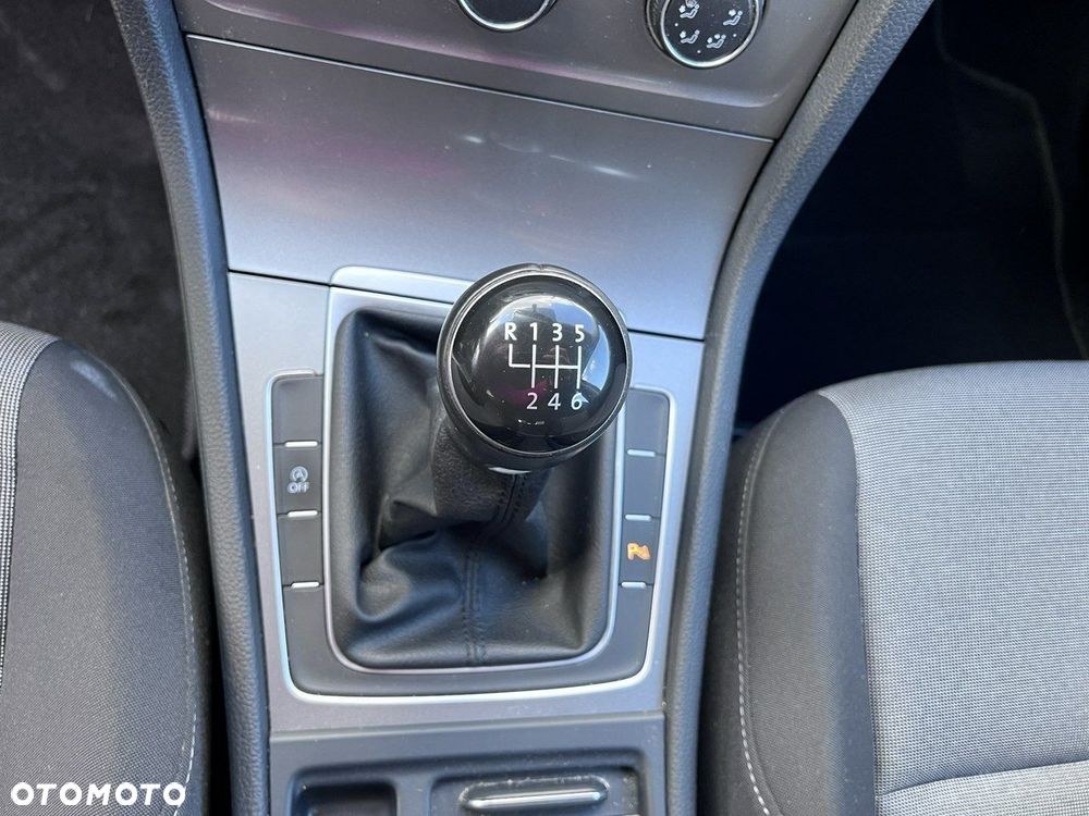 Volkswagen Golf - 20