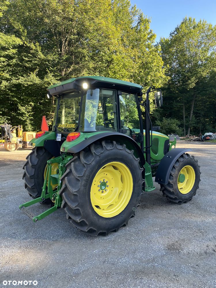 John Deere 5820 - 3